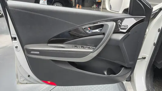 Hyundai HG 2015 24