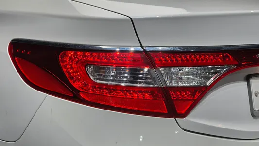 Hyundai HG 2015 23