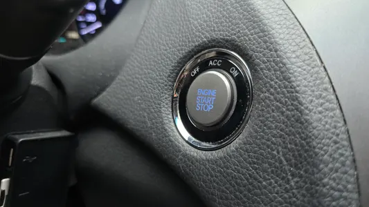 Hyundai HG 2015 31