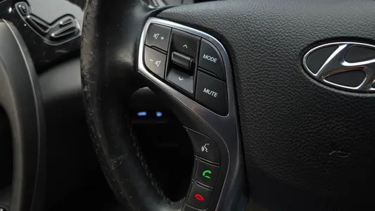 Hyundai HG 2015 28