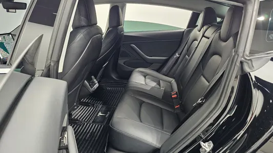 Tesla 3 AWD 2020 12
