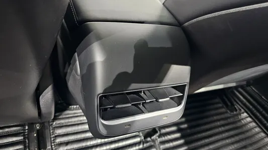 Tesla 3 AWD 2020 32