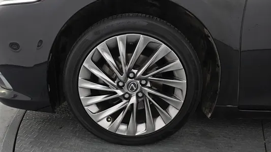 Lexus ES300h 7 2021 5