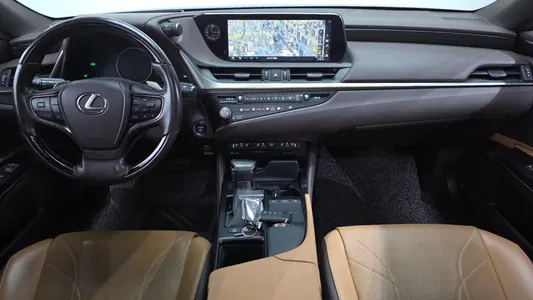 Lexus ES300h 7 2021 7