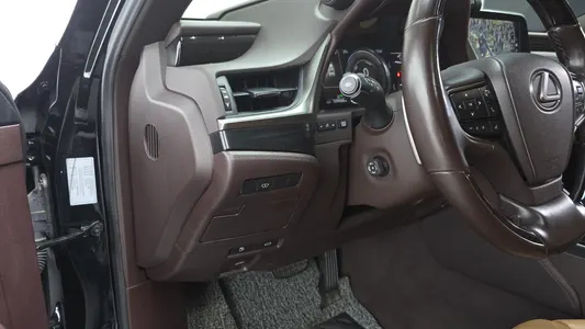 Lexus ES300h 7 2021 13