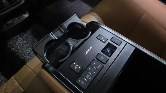 Lexus ES300h 7 2021 19
