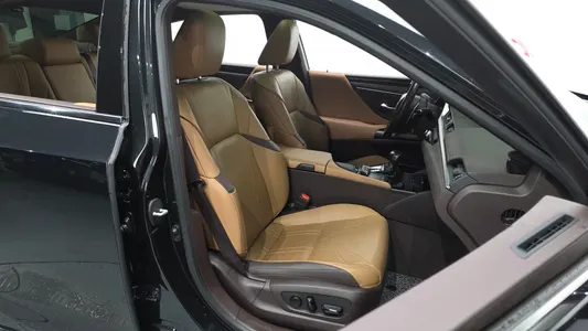 Lexus ES300h 7 2021 27