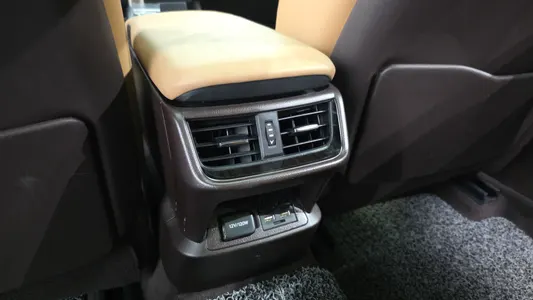 Lexus ES300h 7 2021 34