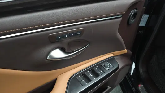 Lexus ES300h 7 2021 30