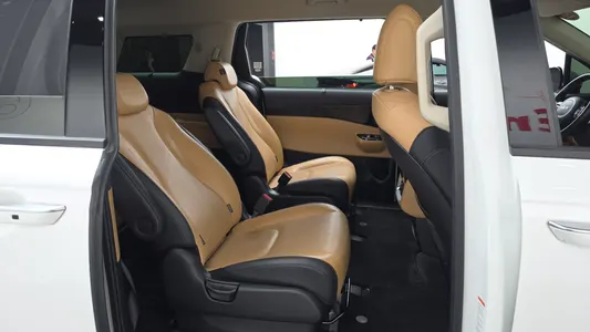 Kia Carnival 9 2022 12