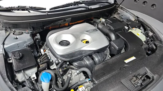 Hyundai LF 2.0 HEV 2015 6