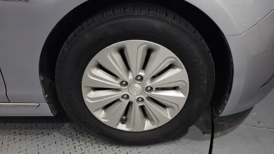 Hyundai LF 2.0 HEV 2015 21