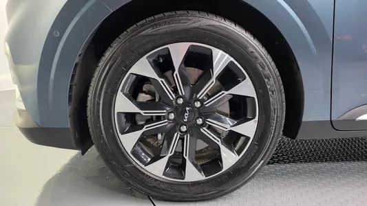 Kia Carnival 7 2023 5