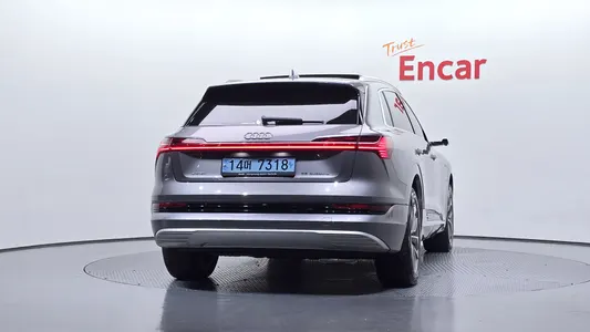 Audi e- 55 2021 4