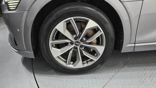 Audi e- 55 2021 5