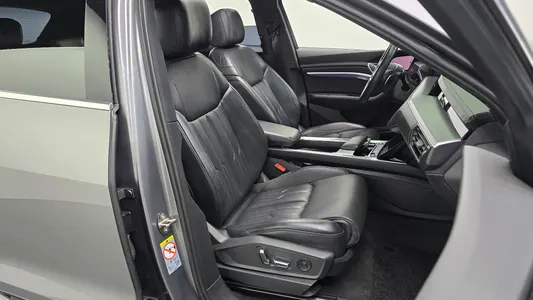 Audi e- 55 2021 12