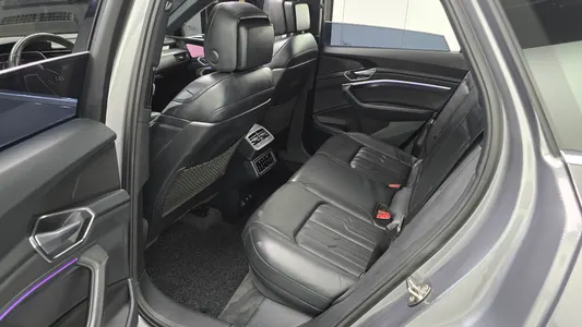 Audi e- 55 2021 26