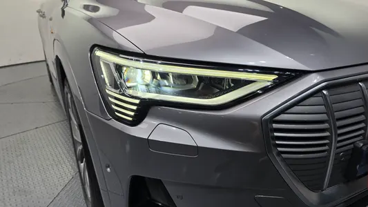 Audi e- 55 2021 22