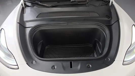 Tesla Y RWD 2023 6