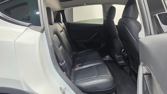 Tesla Y RWD 2023 11