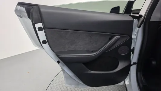 Tesla Y RWD 2023 26