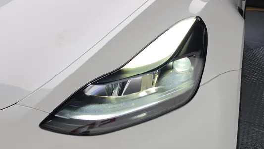 Tesla Y RWD 2023 23