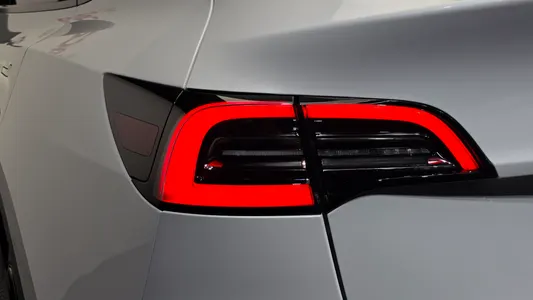 Tesla Y RWD 2023 24