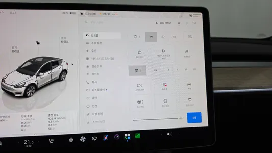 Tesla Y RWD 2023 34