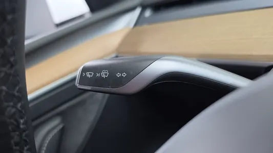 Tesla Y RWD 2023 29