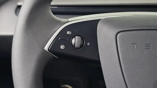 Tesla 3 AWD 2026 14