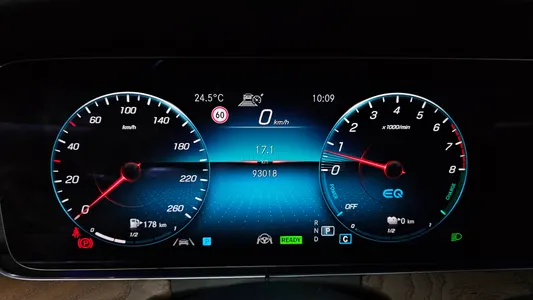 Mercedes-Benz E-Class W213 E300e 4MATIC 2021 8