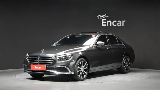 Mercedes-Benz E-Class W213 E300e 4MATIC 2021
