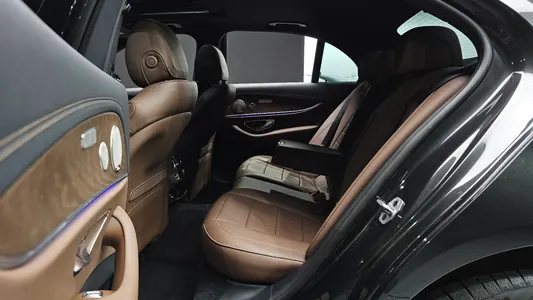 Mercedes-Benz E-Class W213 E300e 4MATIC 2021 11