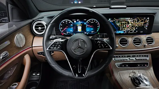 Mercedes-Benz E-Class W213 E300e 4MATIC 2021 12