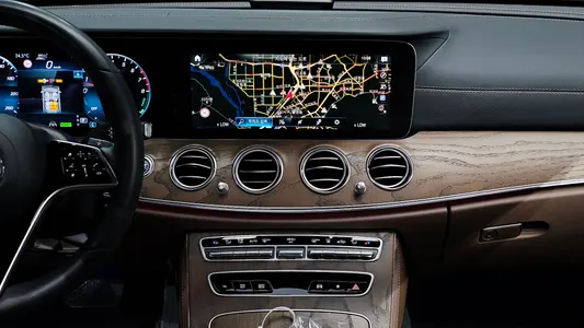 Mercedes-Benz E-Class W213 E300e 4MATIC 2021 14