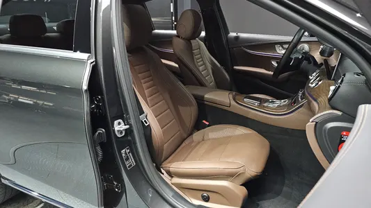 Mercedes-Benz E-Class W213 E300e 4MATIC 2021 26