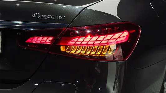 Mercedes-Benz E-Class W213 E300e 4MATIC 2021 23