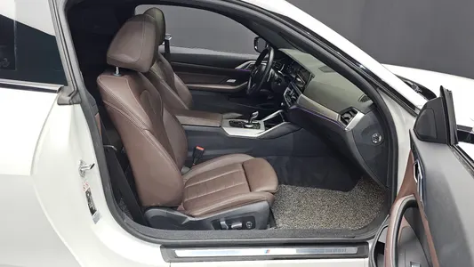 BMW 4 Series (G22) 420i M 2022 26