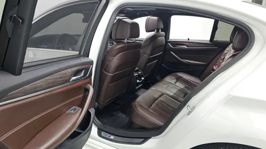 BMW 5 Series (G30) 530i M 2017 12