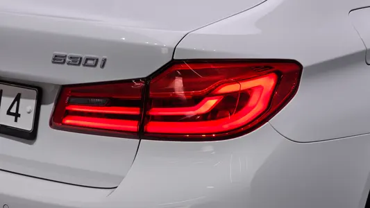 BMW 5 Series (G30) 530i M 2017 23