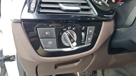 BMW 5 Series (G30) 530i M 2017 28