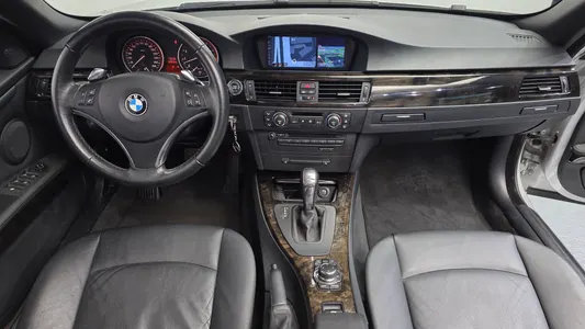 BMW 3 Series (E90) 328i 2009 7