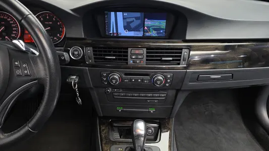 BMW 3 Series (E90) 328i 2009 15