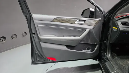 Hyundai LF 2.0 2016 23