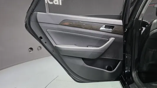 Hyundai LF 2.0 2016 24