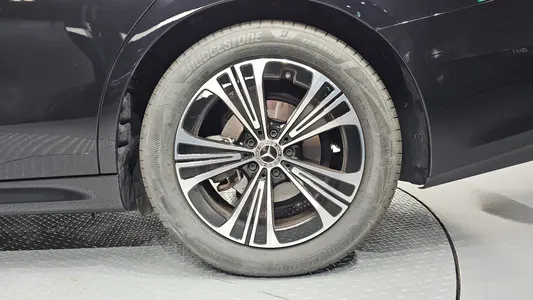 Mercedes-Benz E-Class W214 E200 2025 21