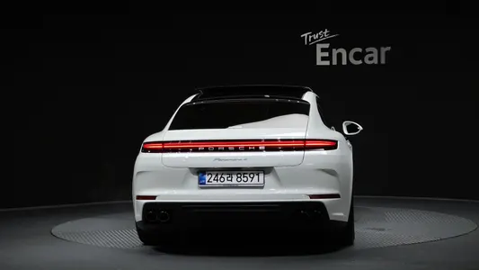 Porsche (976) 2.9 AWD 2025 4