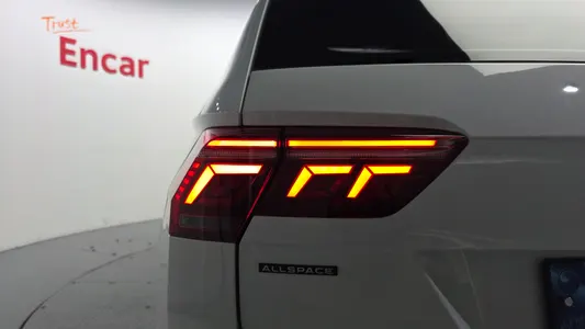 Volkswagen 티구안 올스페이스 2.0 TSI 2022 23