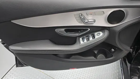 Mercedes-Benz C-Class W205 C220 d 2017 24