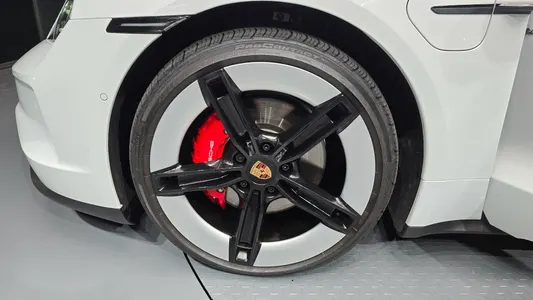 Porsche 타이칸 4S 2025 5
